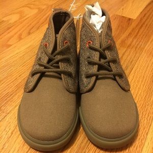Old Navy boys chukka boots, size 10